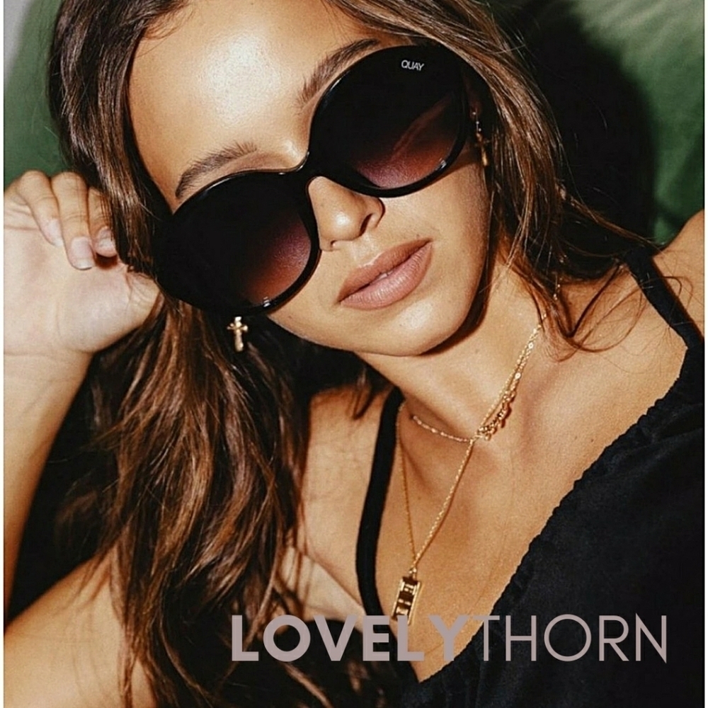 QUAY // ltd ed benefit cosmetics collab retro-glam oversized round sunglasses